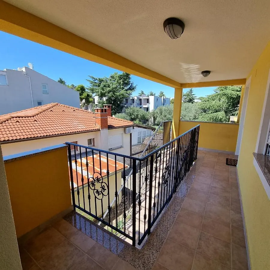 Apartmani Pergola Umag 0*,